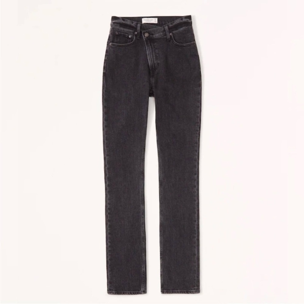 Abercrombie & Fitch High-Rise Straight Jeans in Charcoal Black